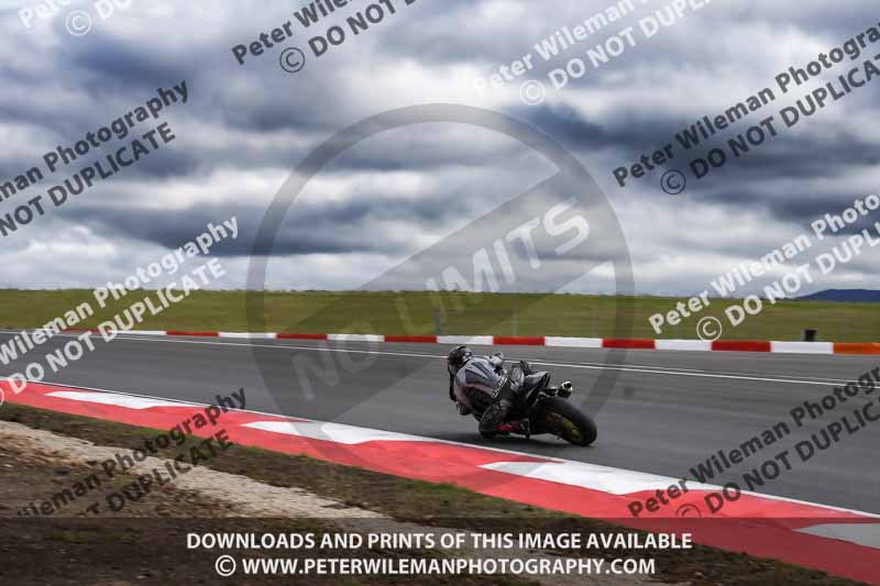 cadwell no limits trackday;cadwell park;cadwell park photographs;cadwell trackday photographs;enduro digital images;event digital images;eventdigitalimages;navarra;no limits trackdays;peter wileman photography;racing digital images;trackday digital images;trackday photos